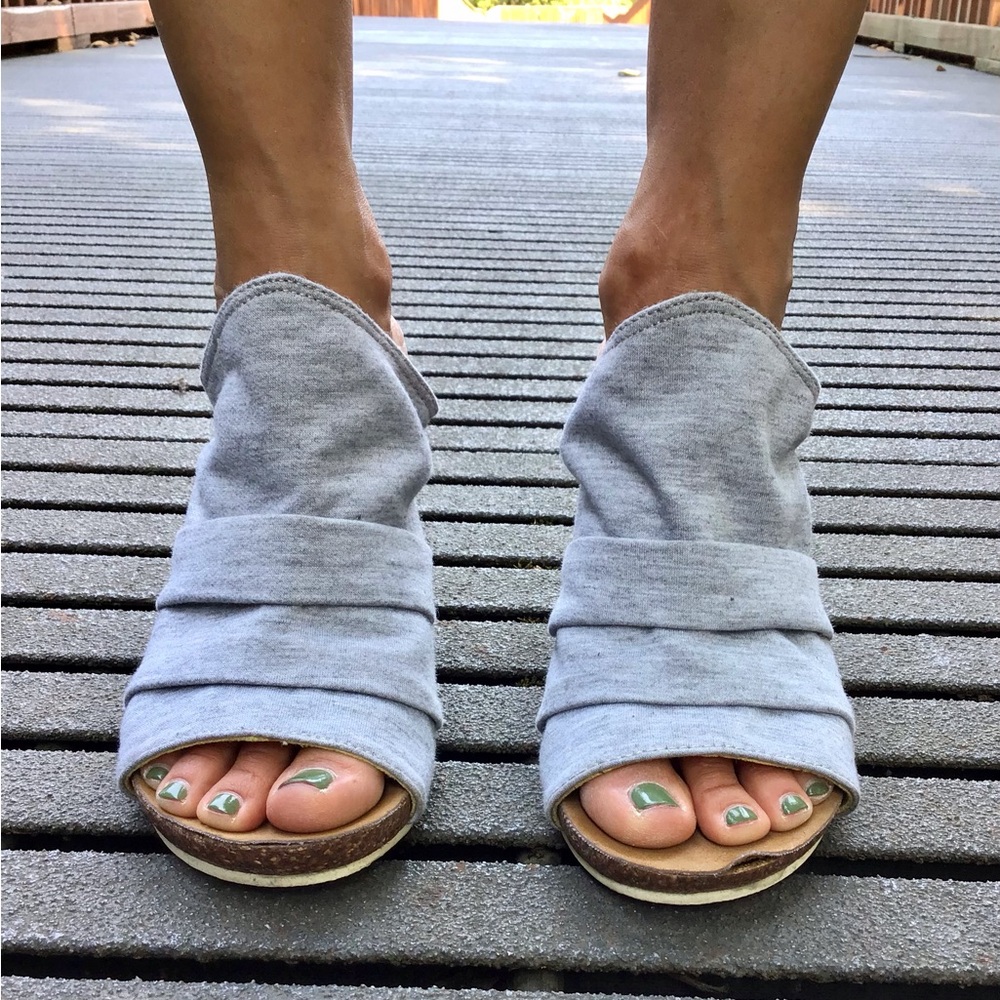 Juicy Couture Gray and Yellow Sandals with Wrapped Fabric Detail